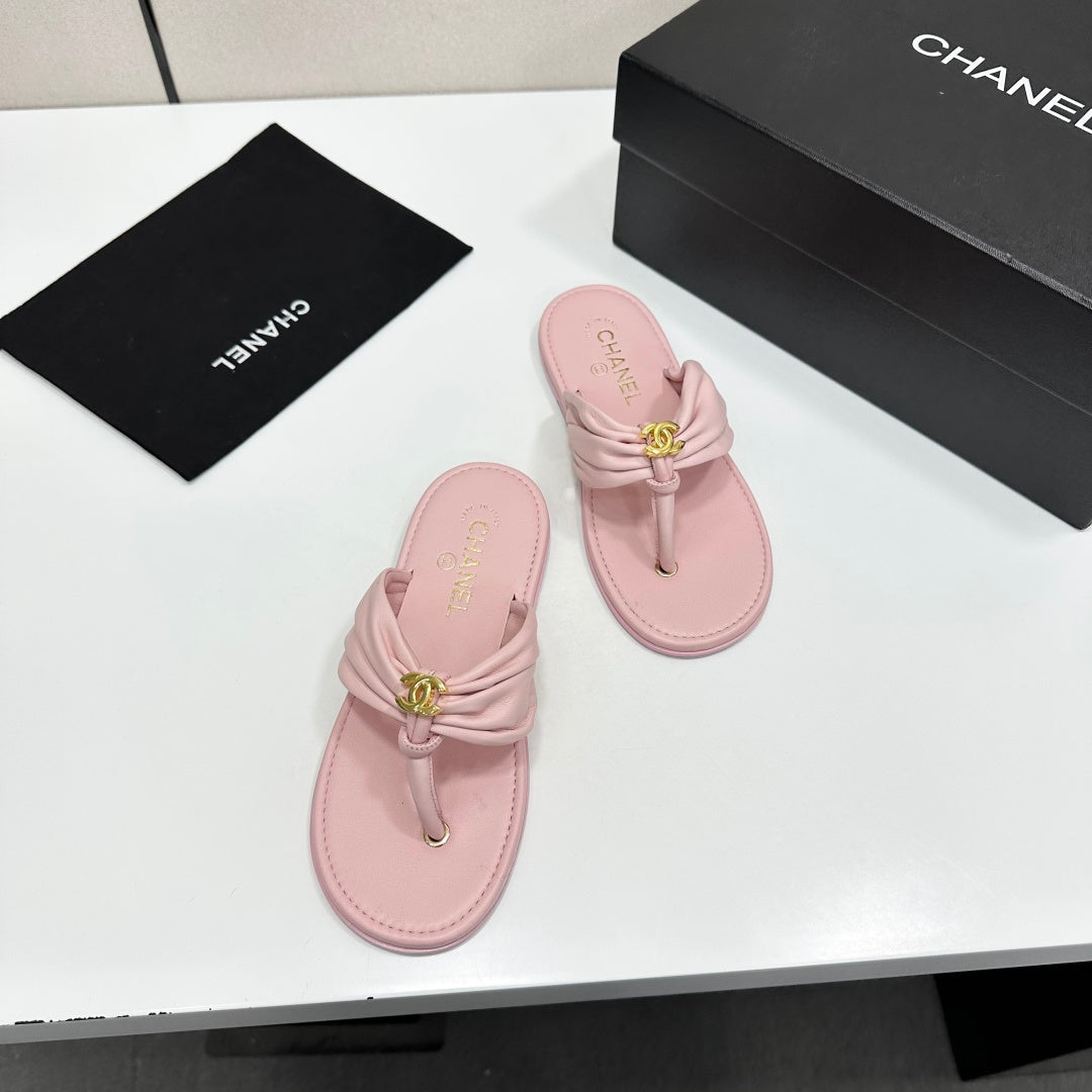 CHANEL 26S THONG SANDALS IN LIGHT PINK LAMBSKIN