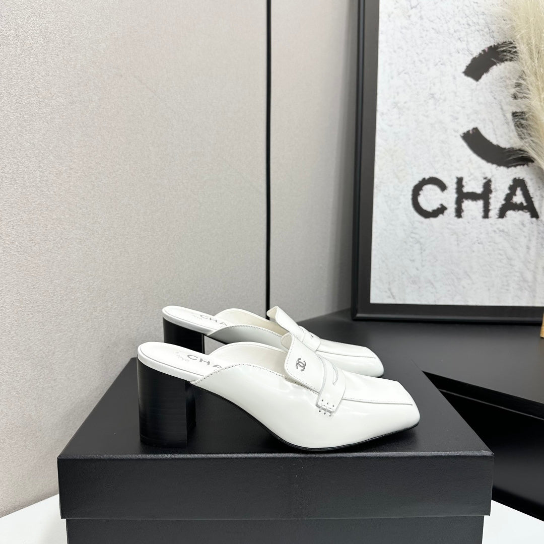 CHANEL 26S MULE PUMPS IN WHITE PATENT CALFSKIN