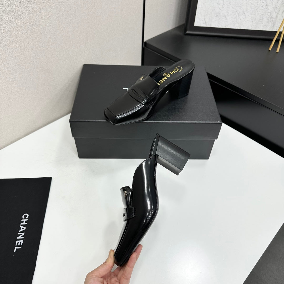 CHANEL 26S MULE PUMPS IN BLACK PATENT CALFSKIN