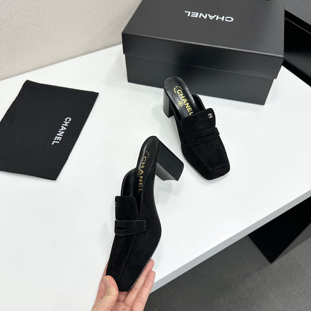 CHANEL 26S MULE PUMPS IN BLACK SUEDE