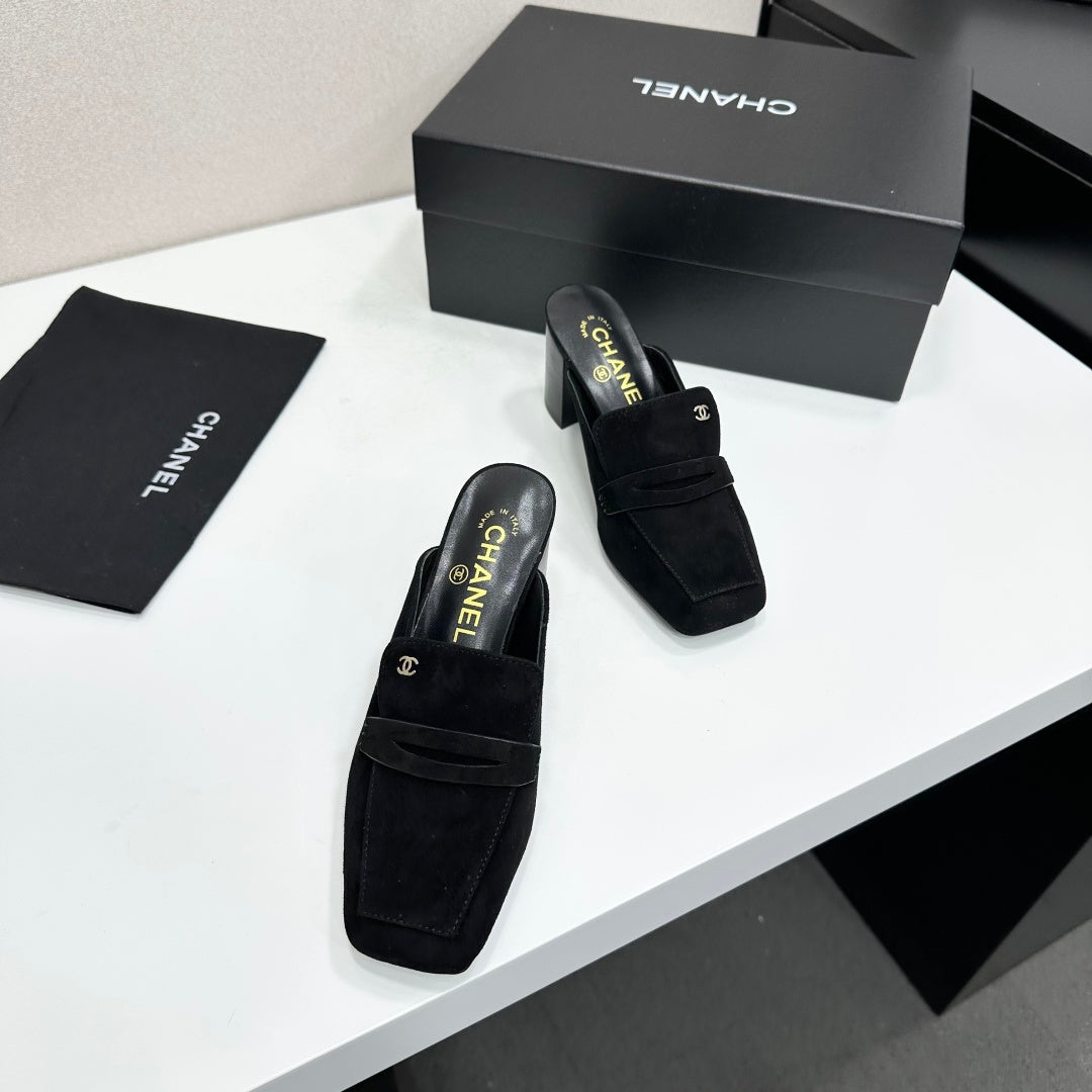 CHANEL 26S MULE PUMPS IN BLACK SUEDE