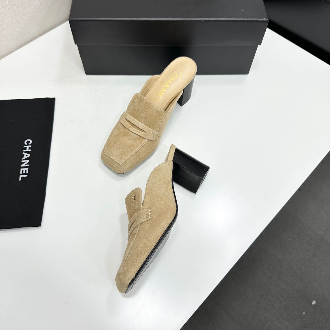CHANEL 26S MULE PUMPS IN BEIGE SUEDE