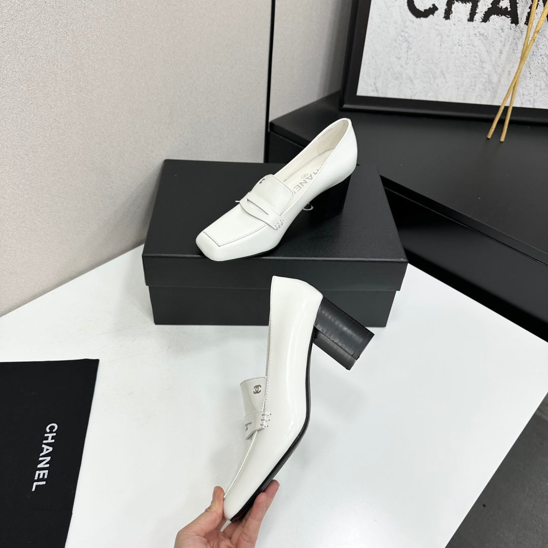 CHANEL 26S LOAFER PUMPS IN WHITE SHINY CALFSKIN