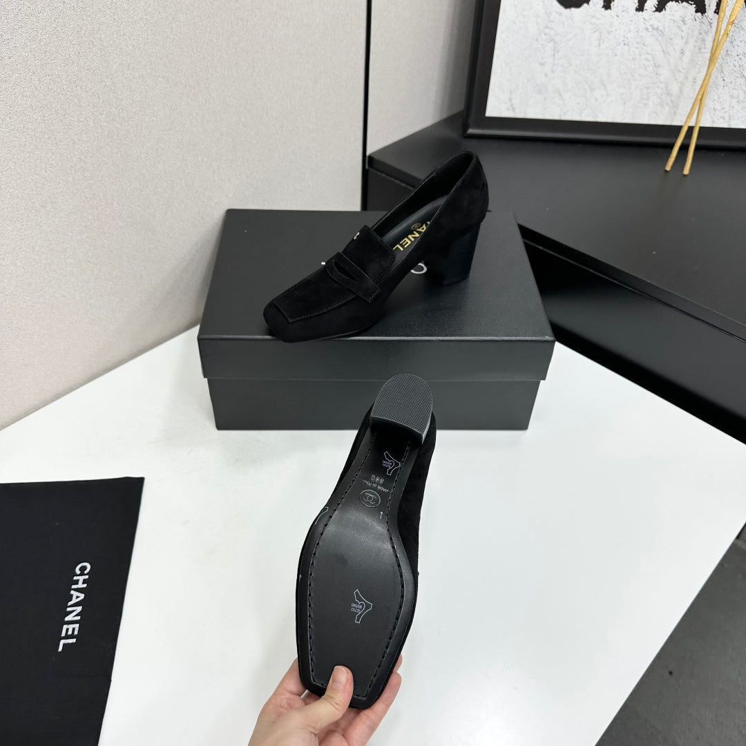 CHANEL 26S LOAFER PUMPS IN BLACK SUEDE