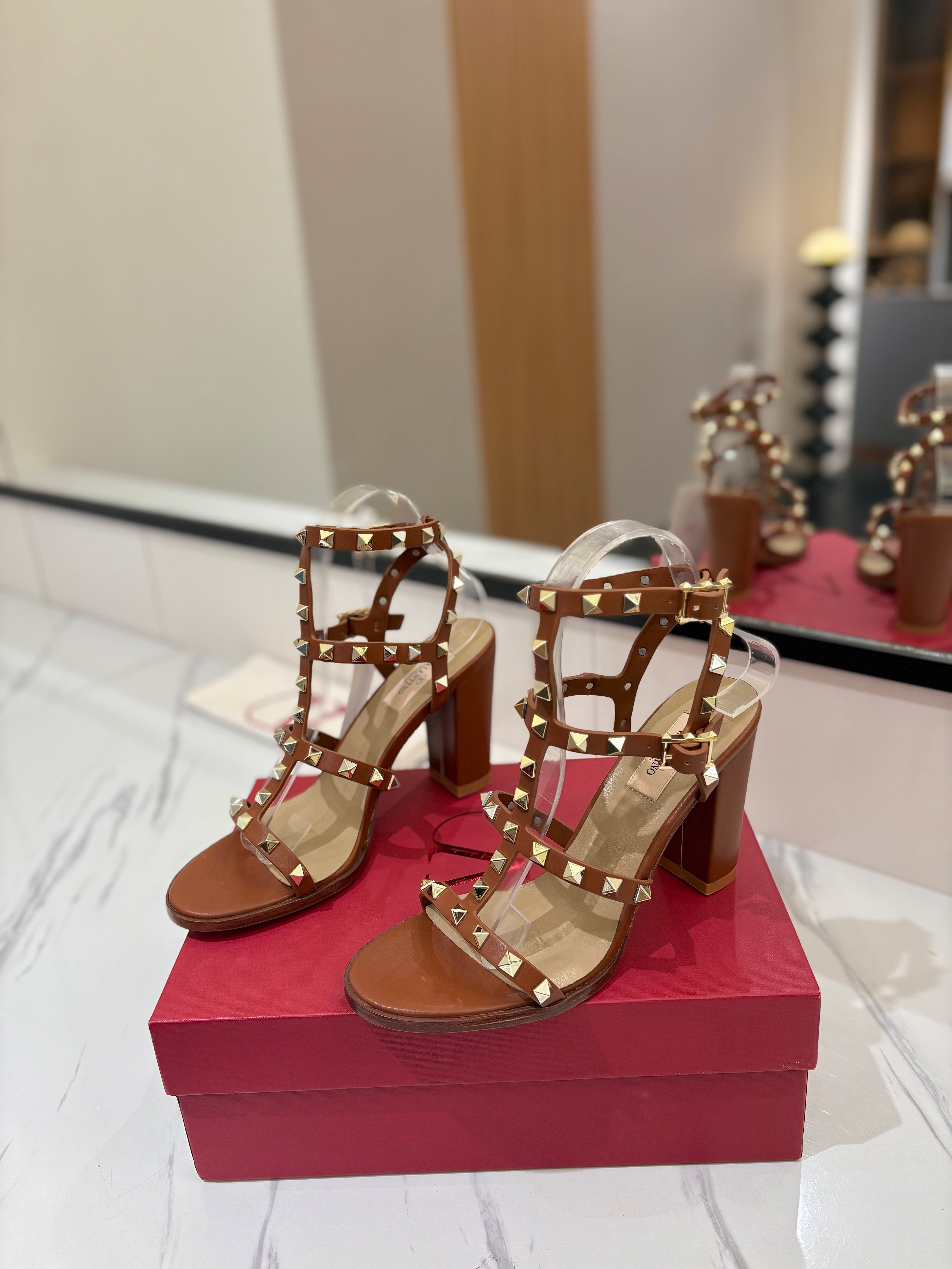 VALENTINO 26S STUDDED HIGH HEEL SANDALS 90 MM IN BROWN CALFSKIN