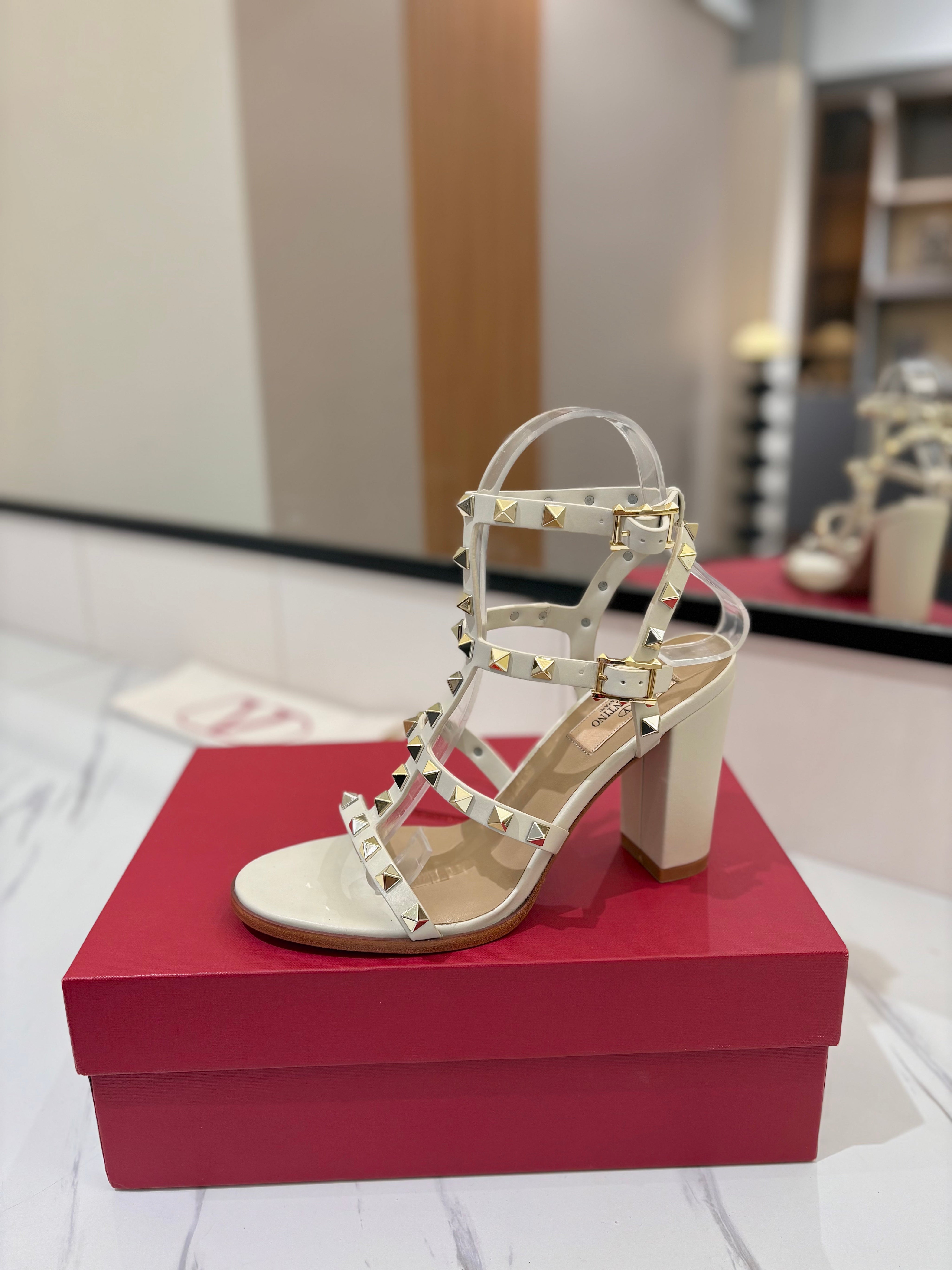 VALENTINO 26S STUDDED HIGH HEEL SANDALS 90 MM IN CREAM WHITE CALFSKIN
