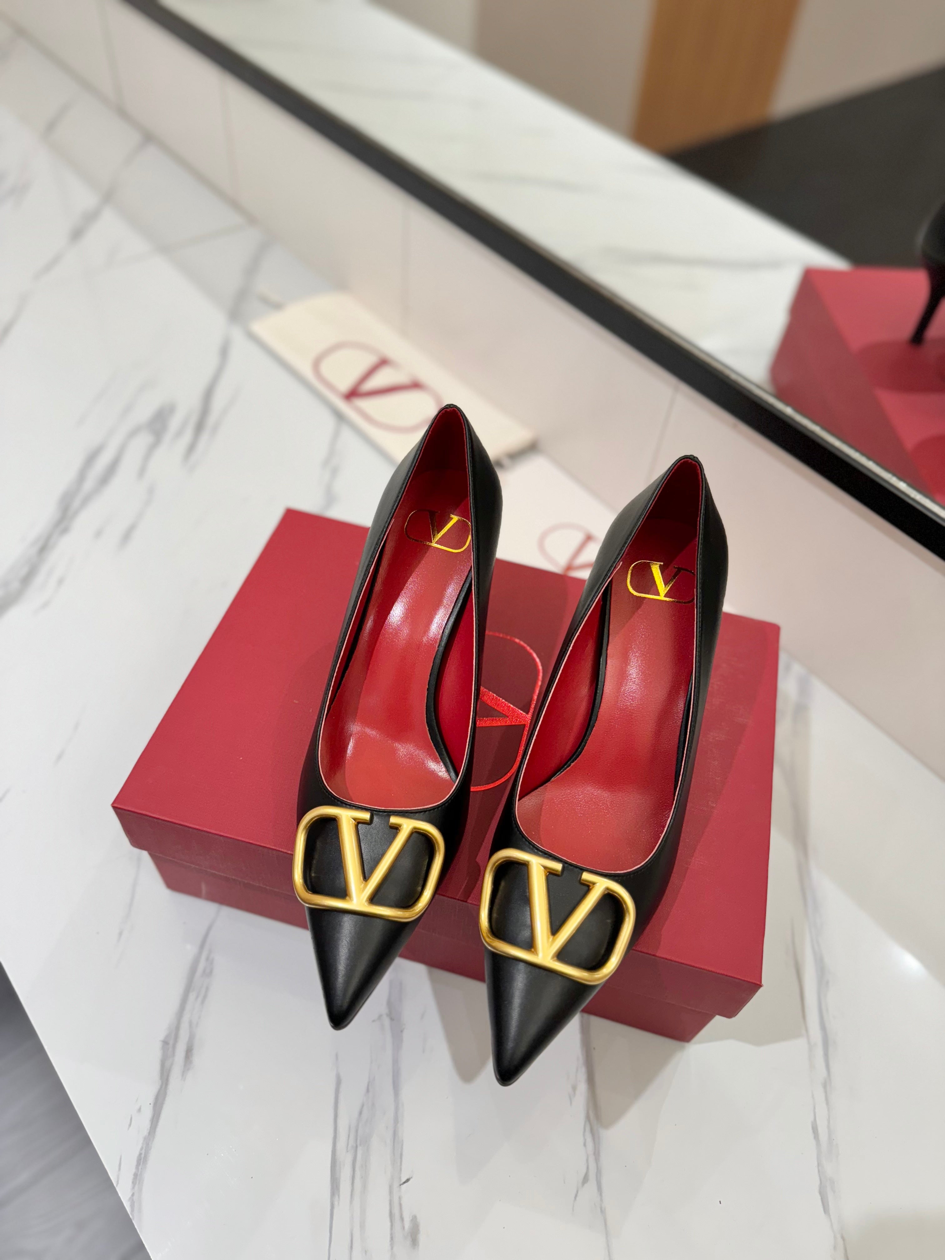 VALENTINO 26S HIGH HEELS 75 MM IN BLACK SMOOTH CALFSKIN WITH GOLD HARDWARE