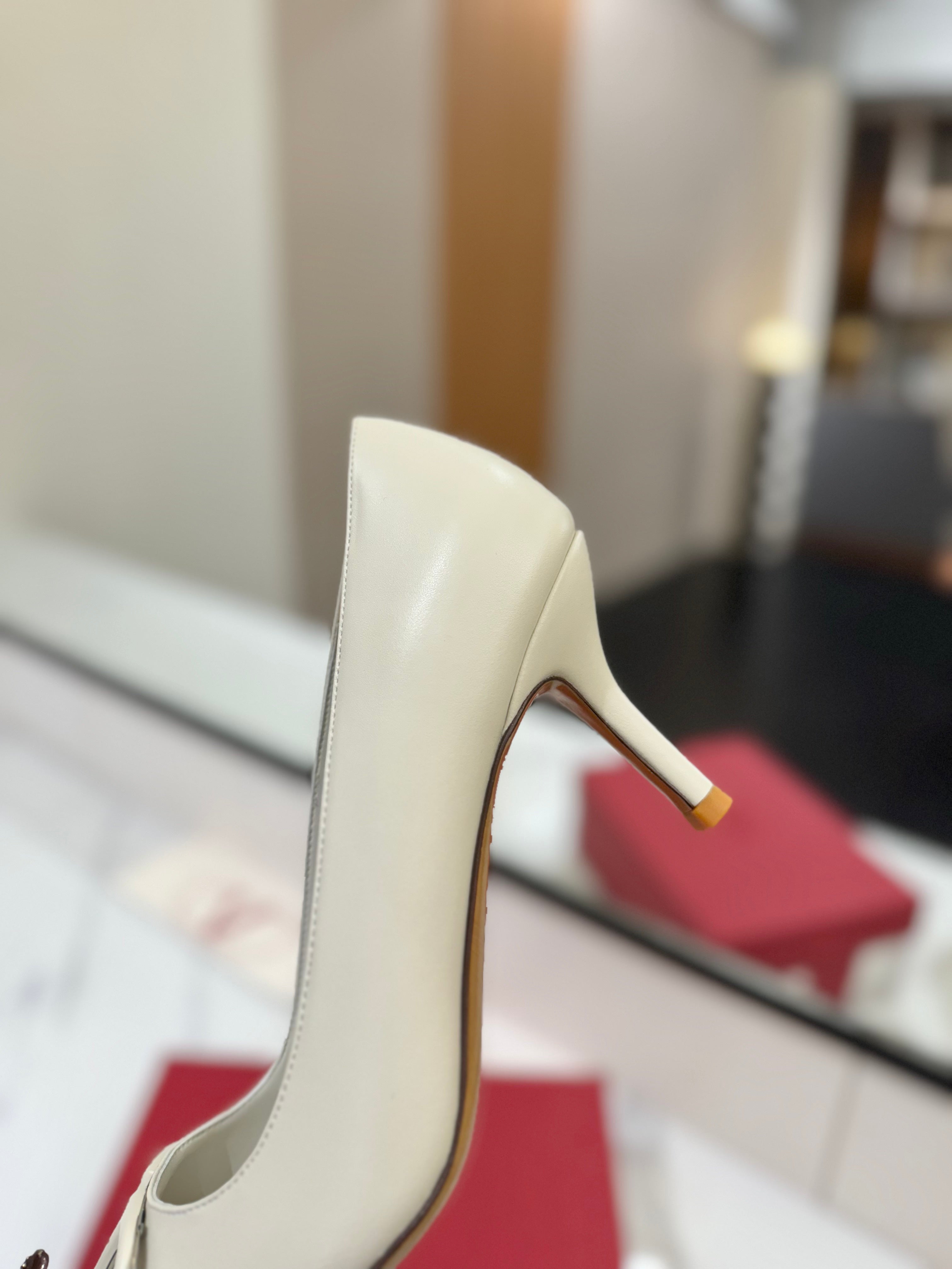 VALENTINO 26S HIGH HEELS 75 MM IN CREAM WHITE SMOOTH CALFSKIN