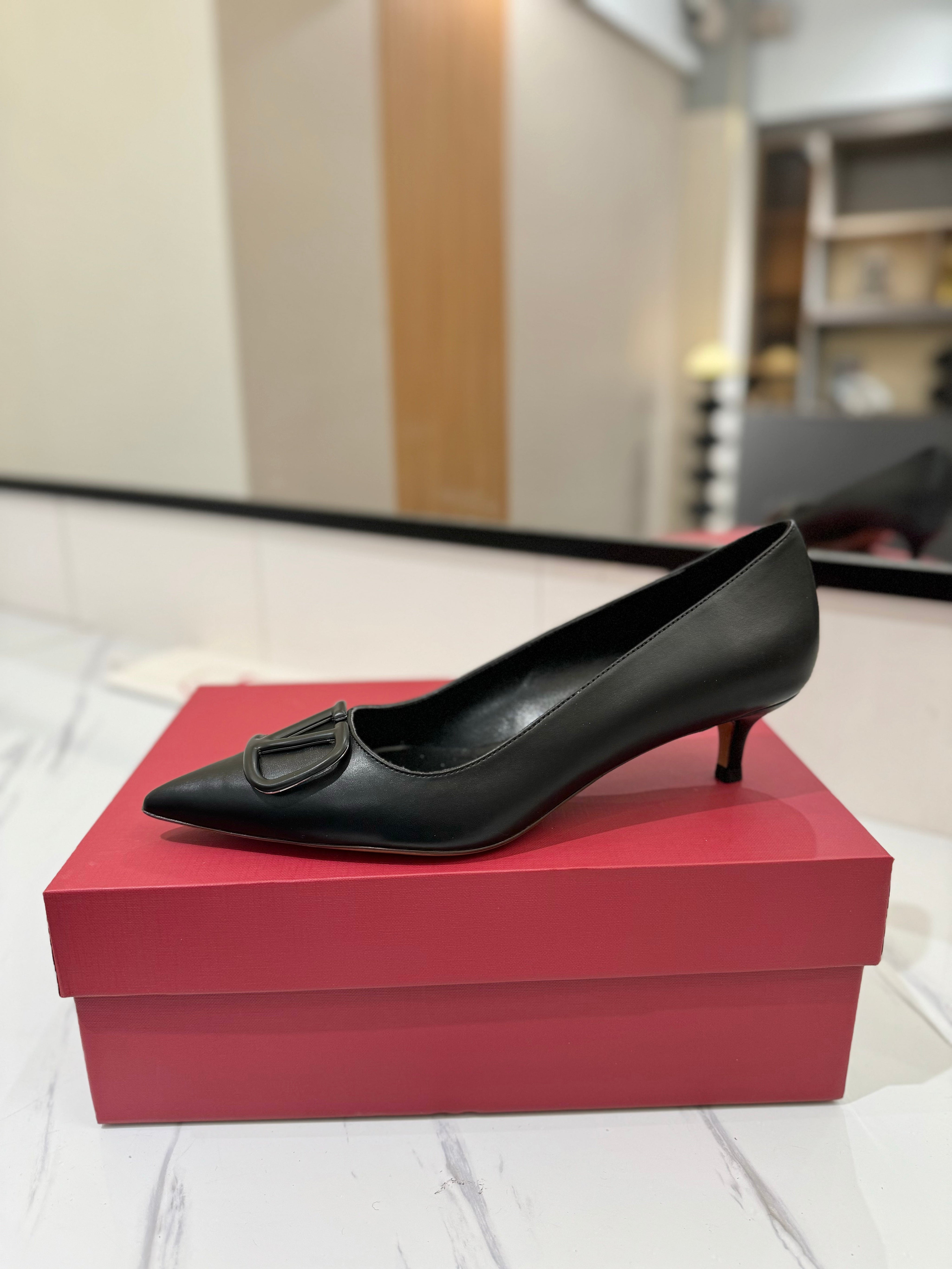 VALENTINO 26S HIGH HEELS 45 MM IN BLACK SMOOTH CALFSKIN