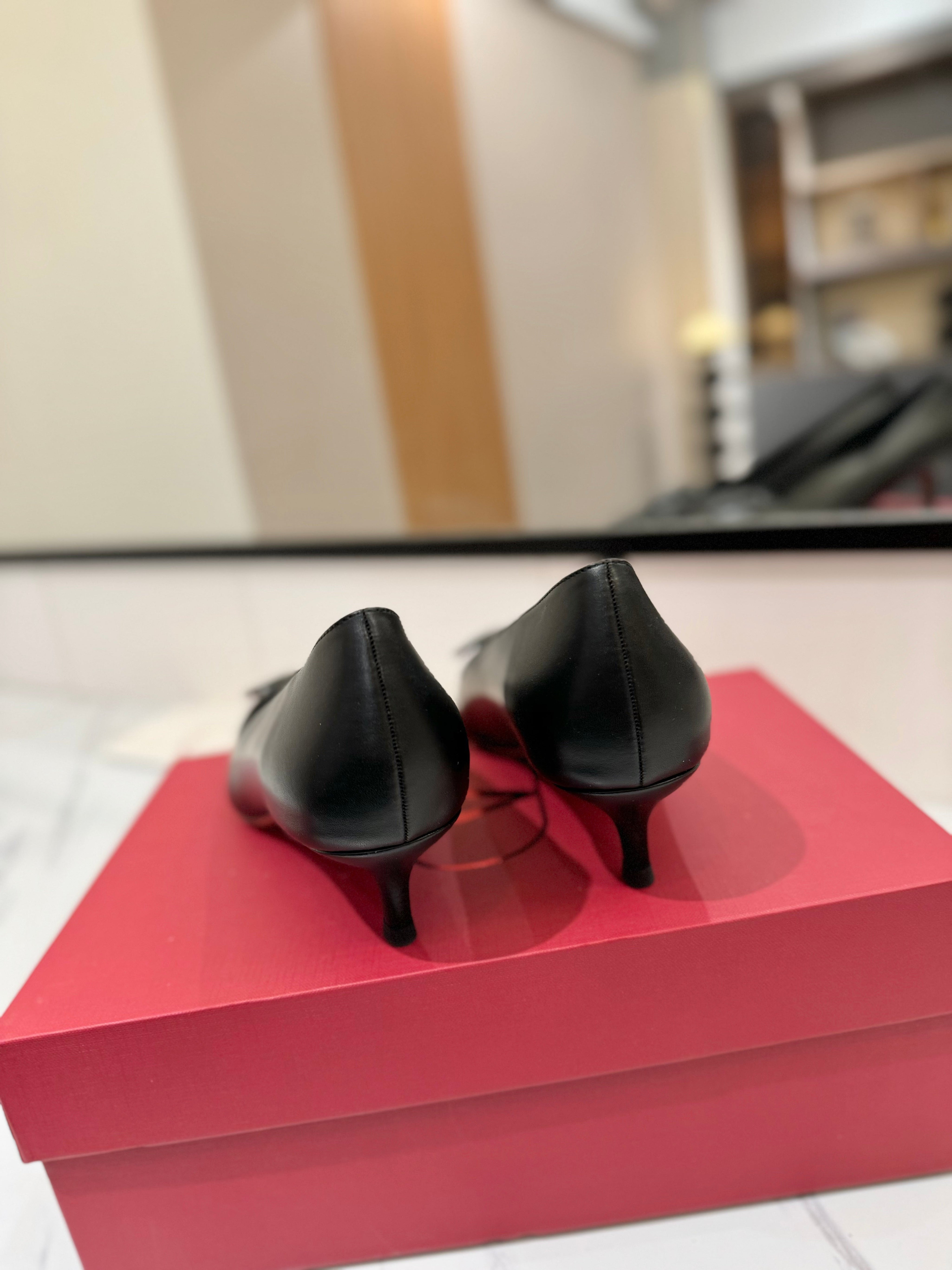 VALENTINO 26S HIGH HEELS 45 MM IN BLACK SMOOTH CALFSKIN