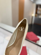 VALENTINO 26S HIGH HEELS 45 MM IN CREAM WHITE PATENT CALFSKIN