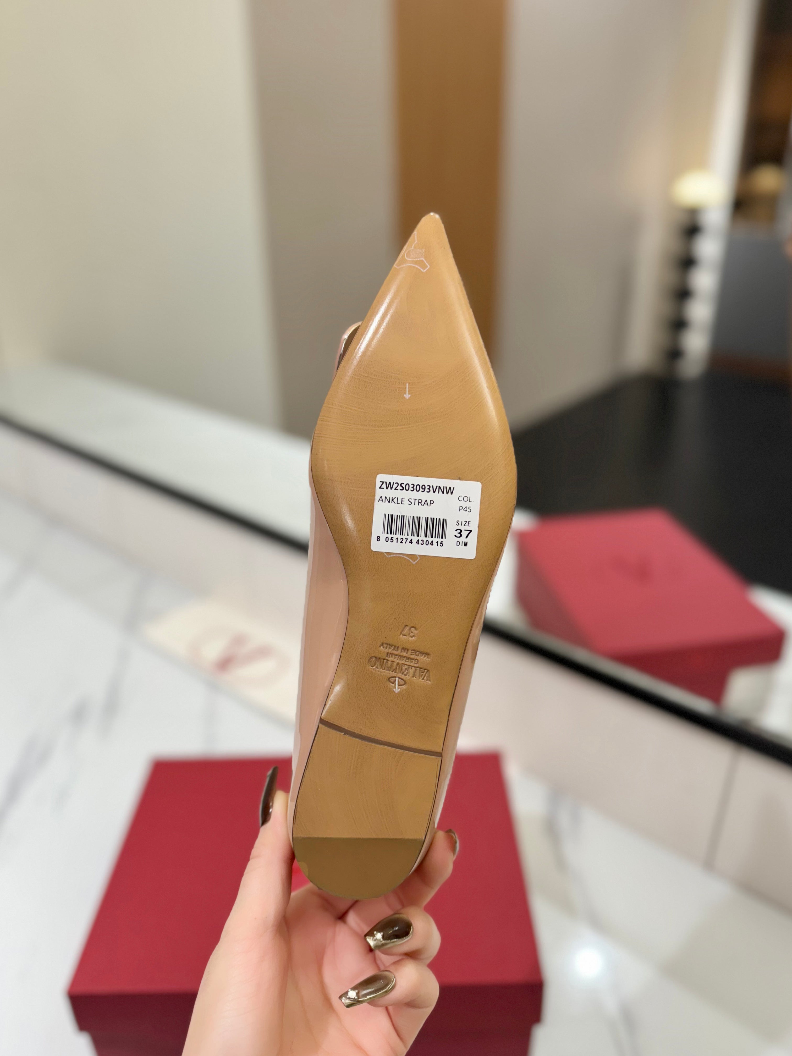 VALENTINO 26S BALLET FLATS IN NUDE PATENT CALFSKIN