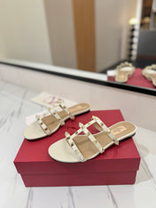 VALENTINO 26S SANDALS IN CREAM WHITE CALFSKIN WITH GOLD STUDS