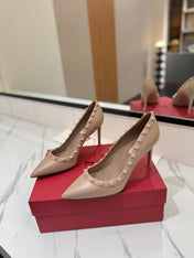 VALENTINO 26S STUDDED HIGH HEELS 90 MM IN MATTE NUDE CALFSKIN
