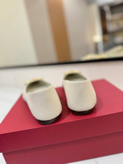 VALENTINO 26S BALLET FLATS IN WHITE GRAINED CALFSKIN WITH GOLD HARDWARE