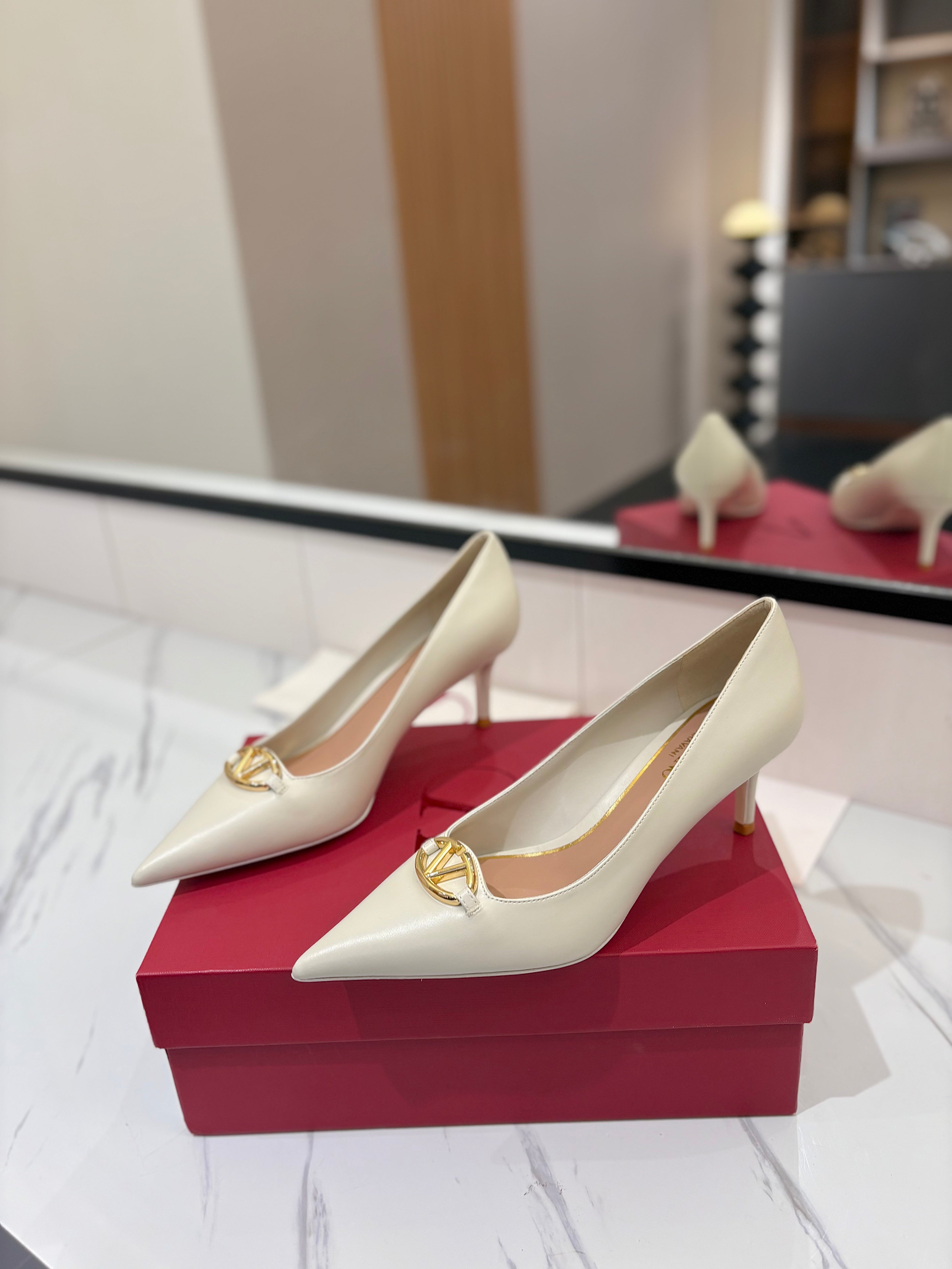 VALENTINO 26S POINTED-TOE PUMPS 65 MM IN WHITE SMOOTH CALFSKIN