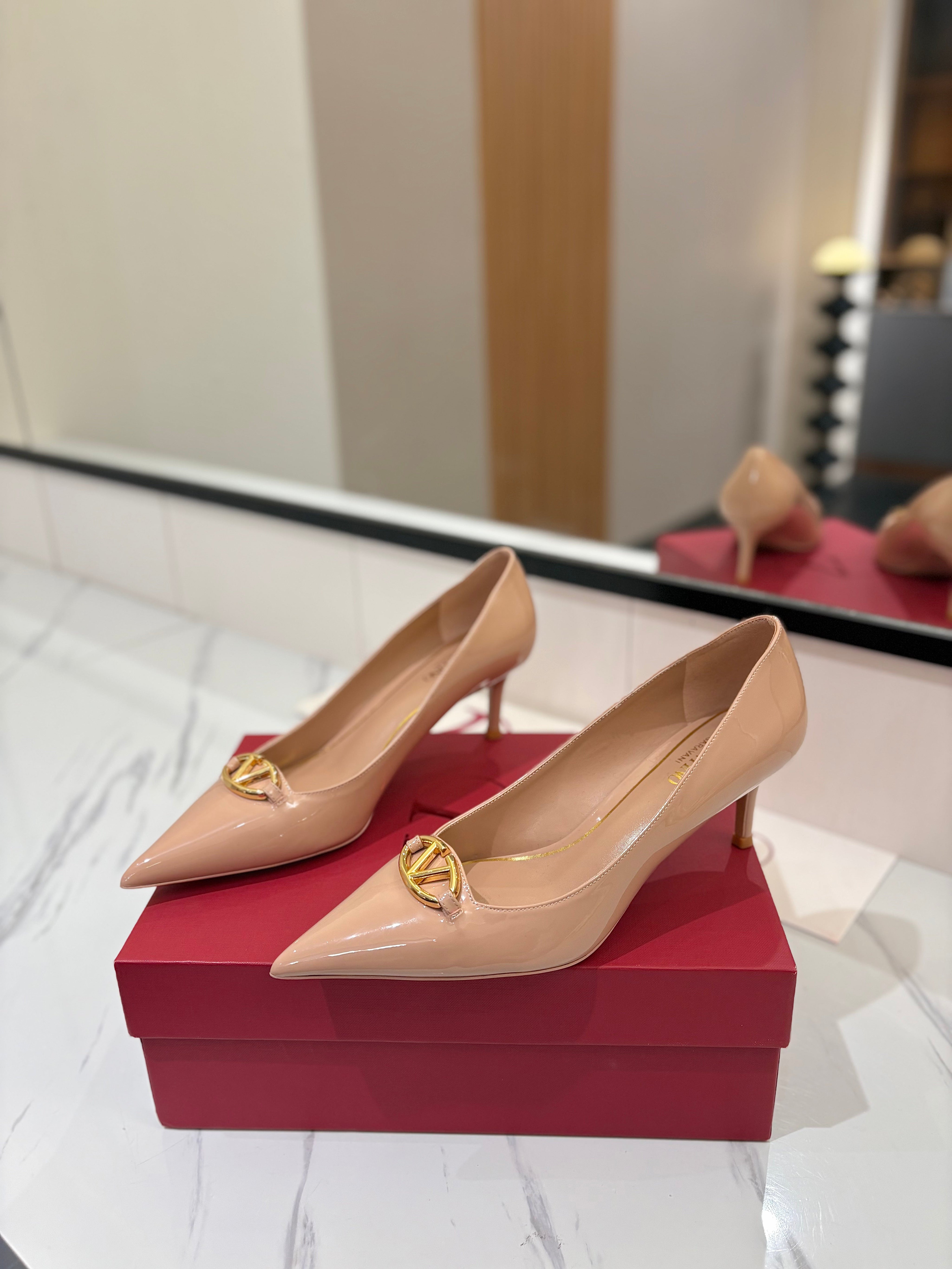 VALENTINO 26S POINTED-TOE PUMPS 65 MM IN NUDE PATENT CALFSKIN