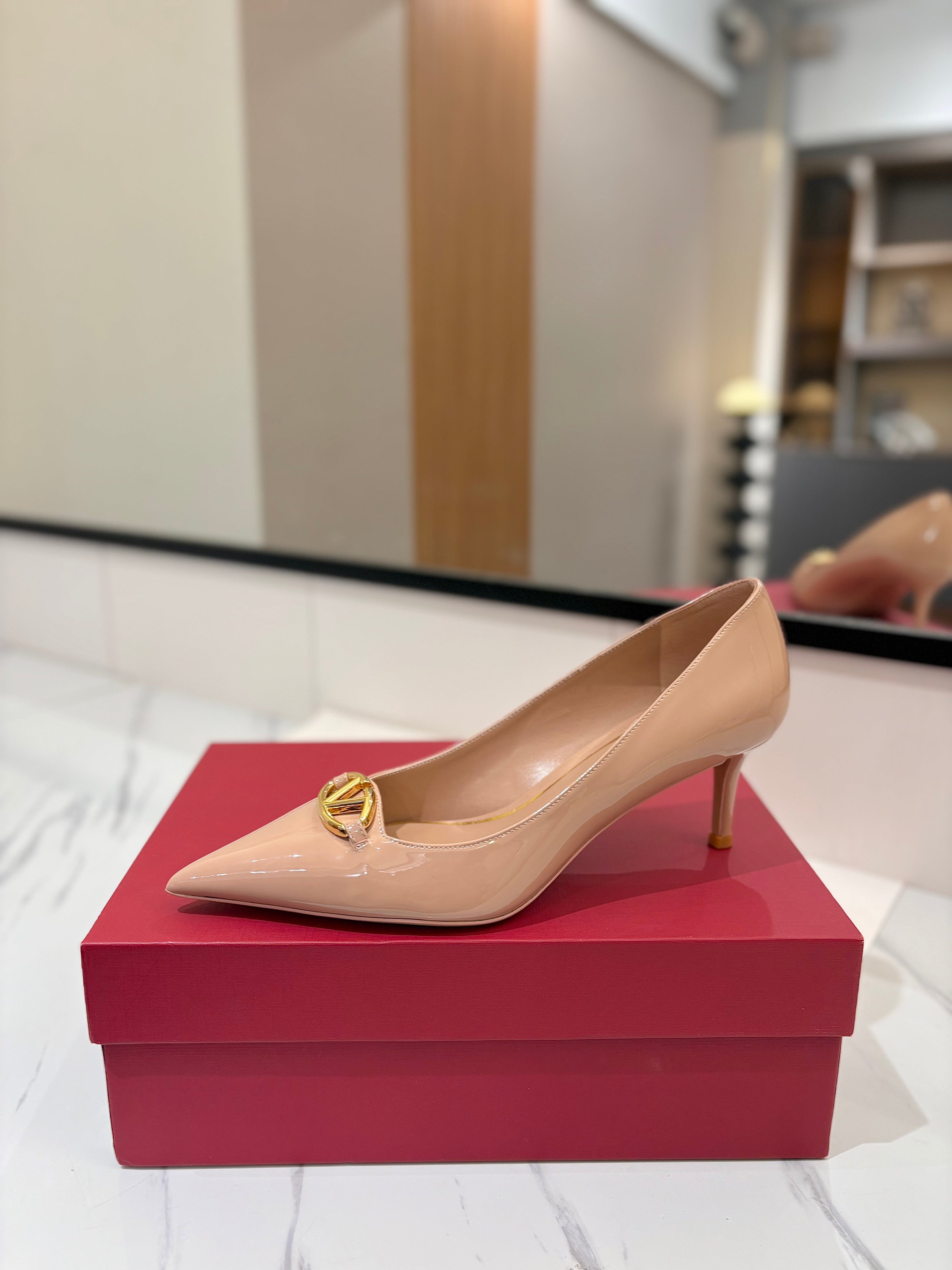 VALENTINO 26S POINTED-TOE PUMPS 65 MM IN NUDE PATENT CALFSKIN