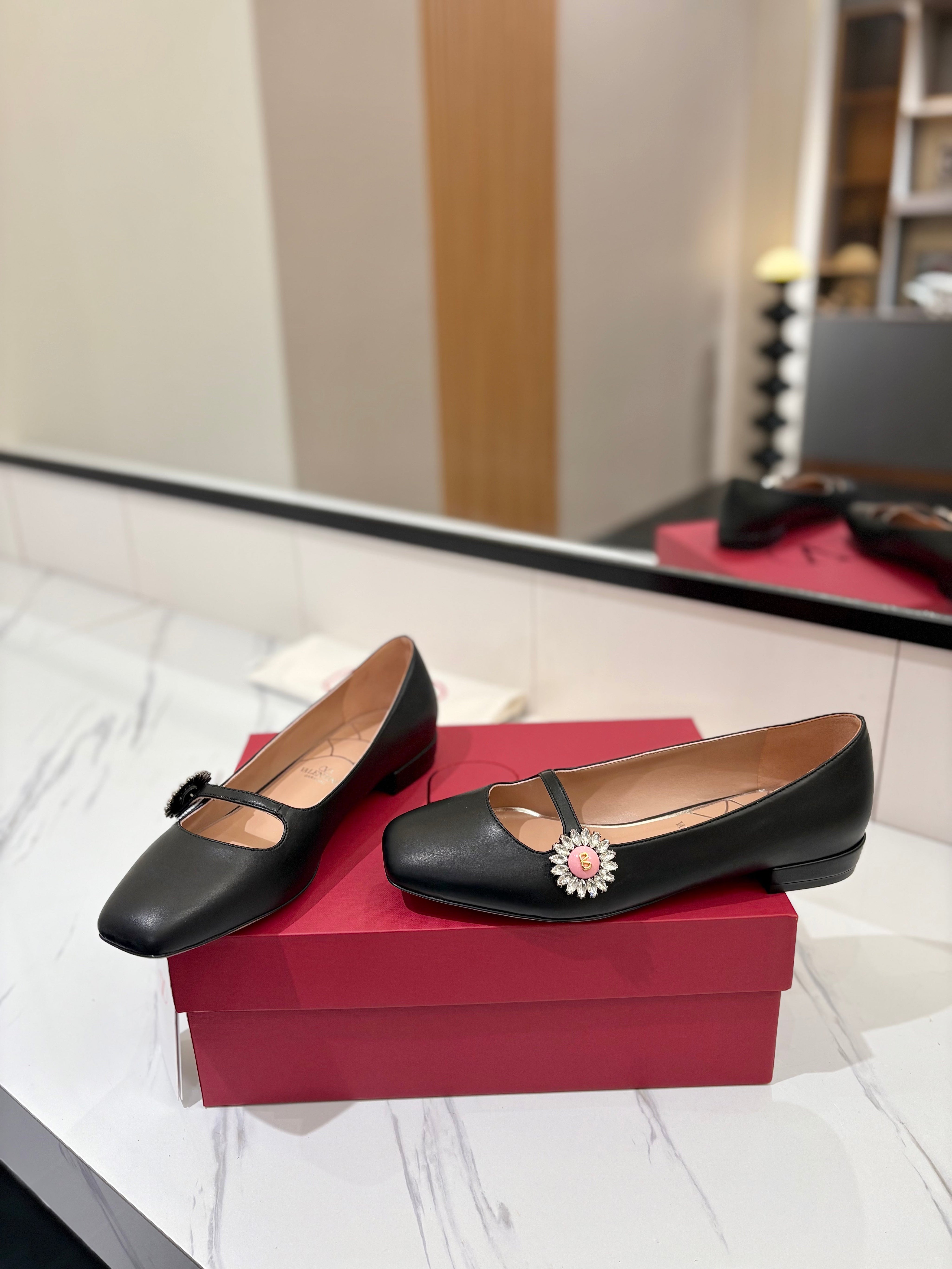 VALENTINO 26S MARY JANE FLATS IN BLACK CALFSKIN WITH CRYSTAL FLOWER