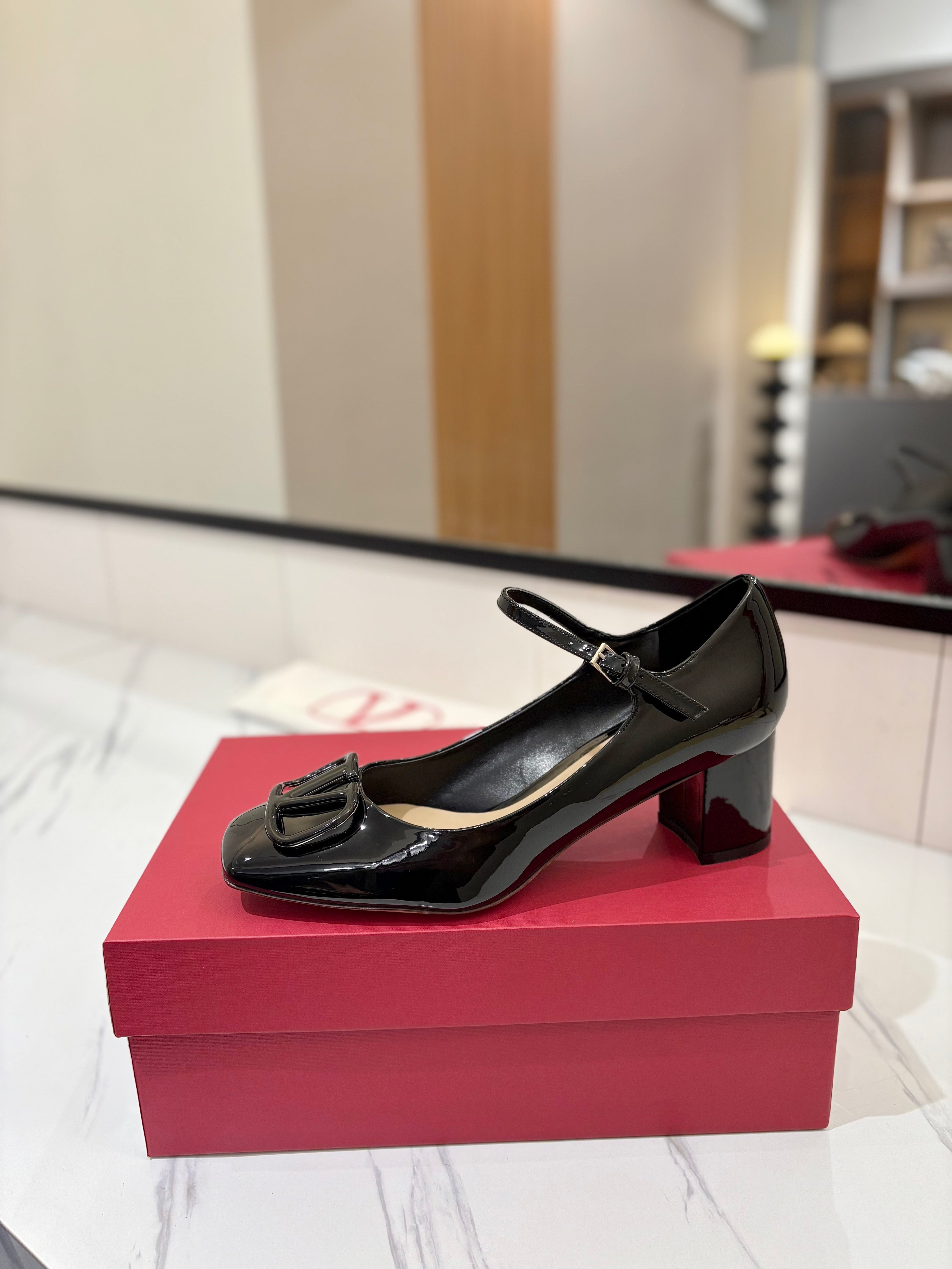 VALENTINO 26S MARY JANE HEELS 60 MM IN BLACK PATENT CALFSKIN