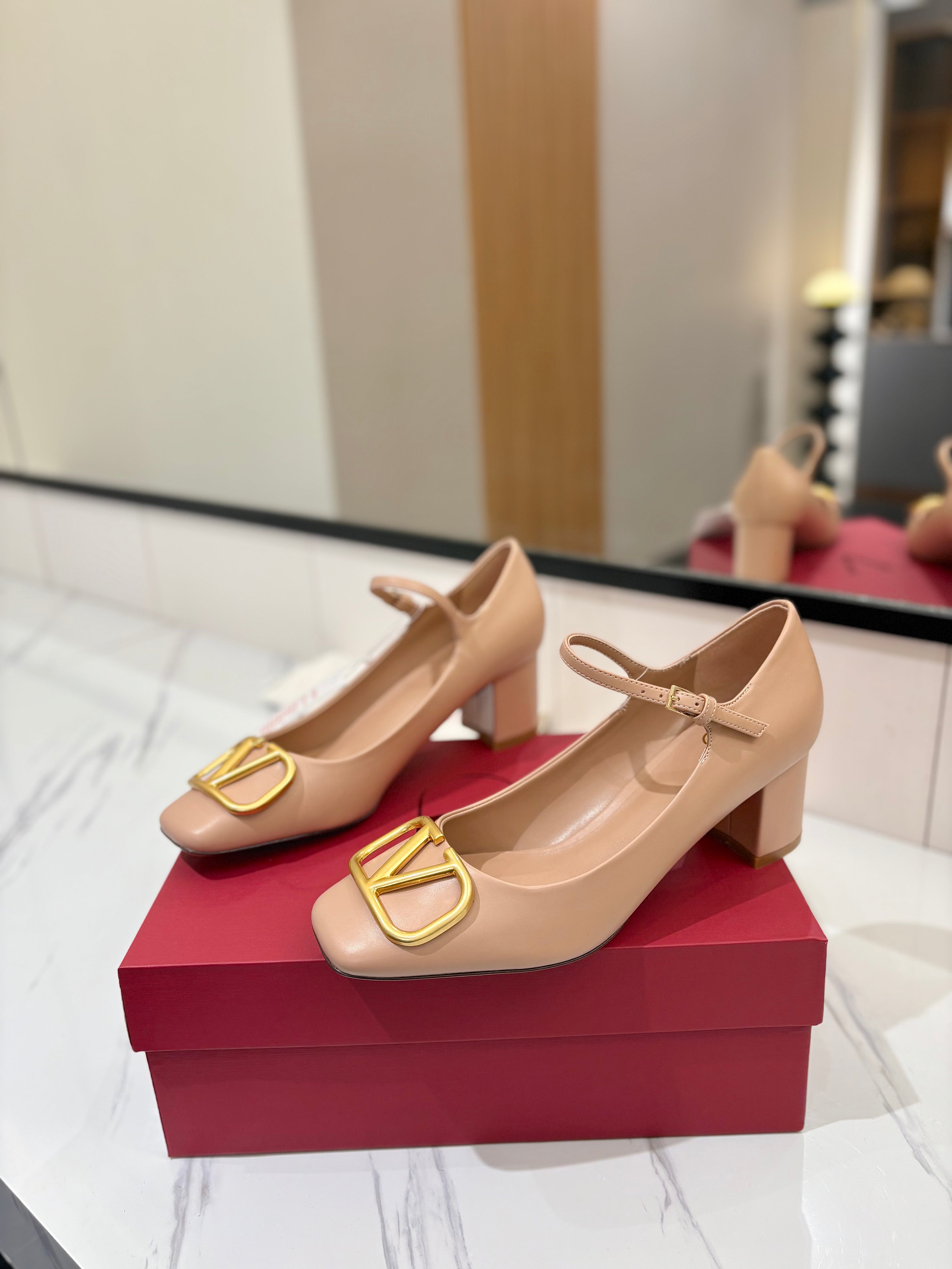 VALENTINO 26S MARY JANE HEELS 60 MM IN NUDE SMOOTH CALFSKIN WITH GOLD HARDWARE