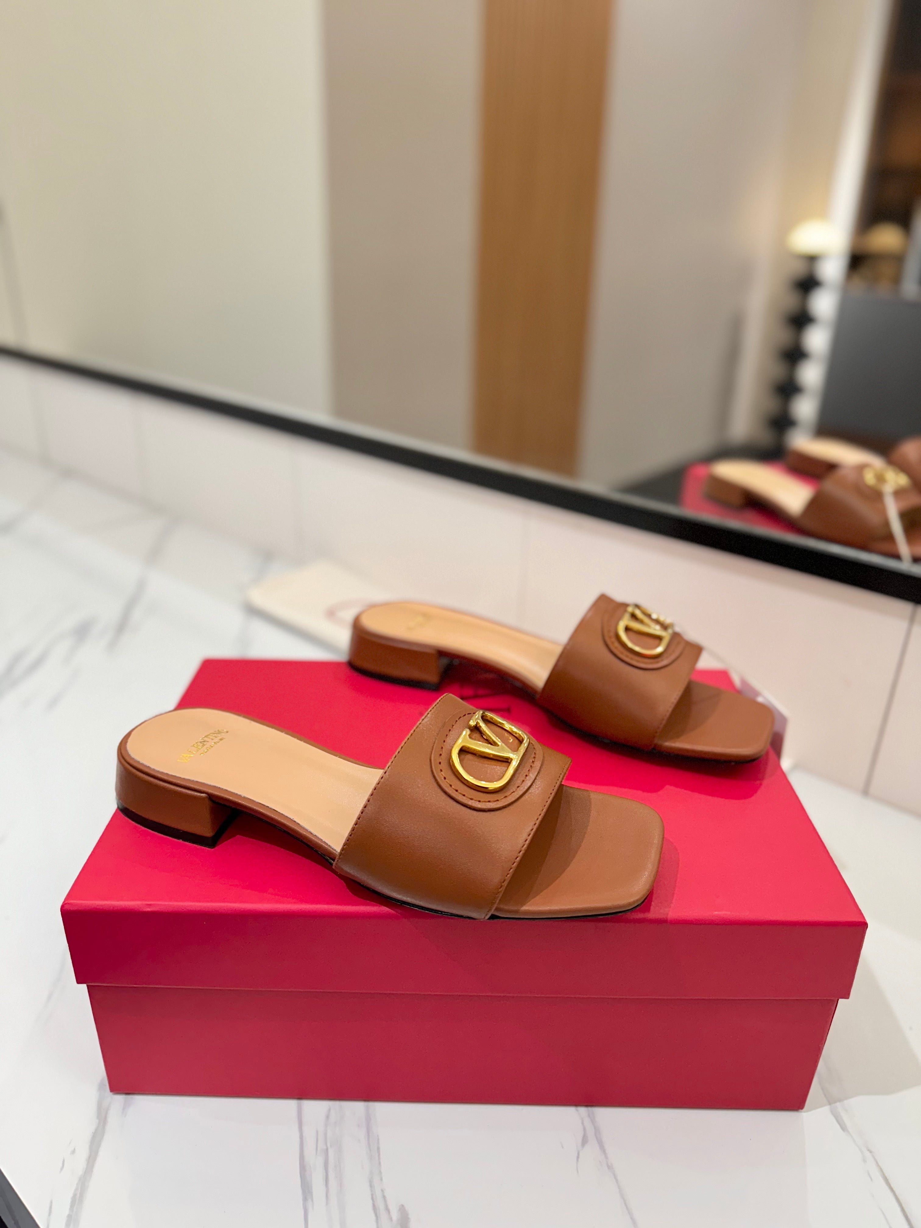 VALENTINO 26S SANDALS IN BROWN SMOOTH CALFSKIN WITH GOLD HARDWARE