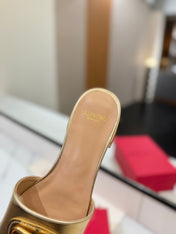 VALENTINO 26S SANDALS IN GOLD SMOOTH CALFSKIN WITH GOLD HARDWARE