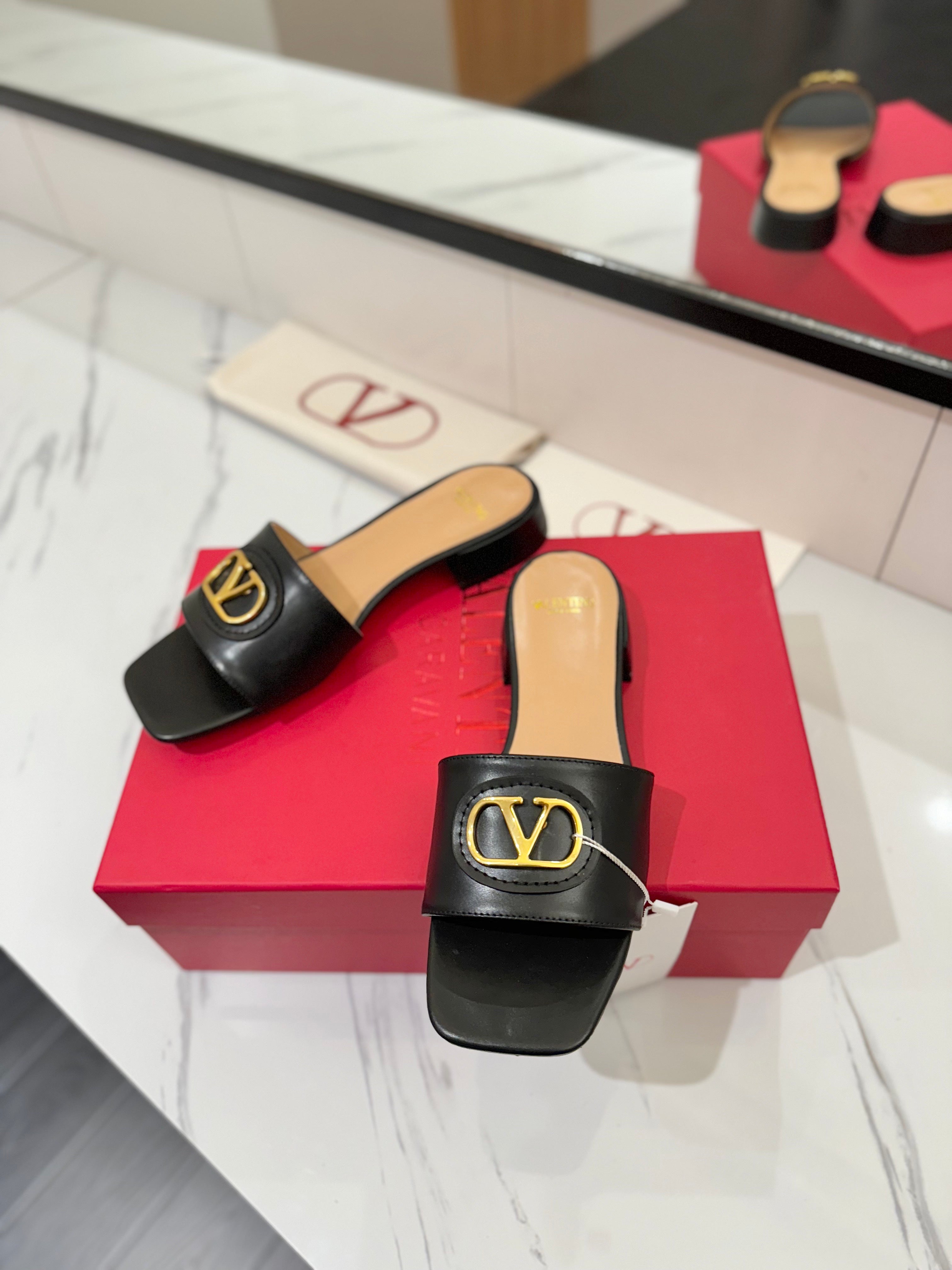VALENTINO 26S SANDALS IN BLACK SMOOTH CALFSKIN WITH GOLD HARDWARE