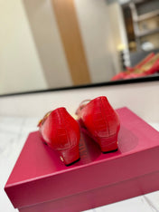 VLTN VLOGO SIGNATURE ROUND-TOE HEELS 25S IN RED LAMBSKIN SNAKE-EMBOSSED