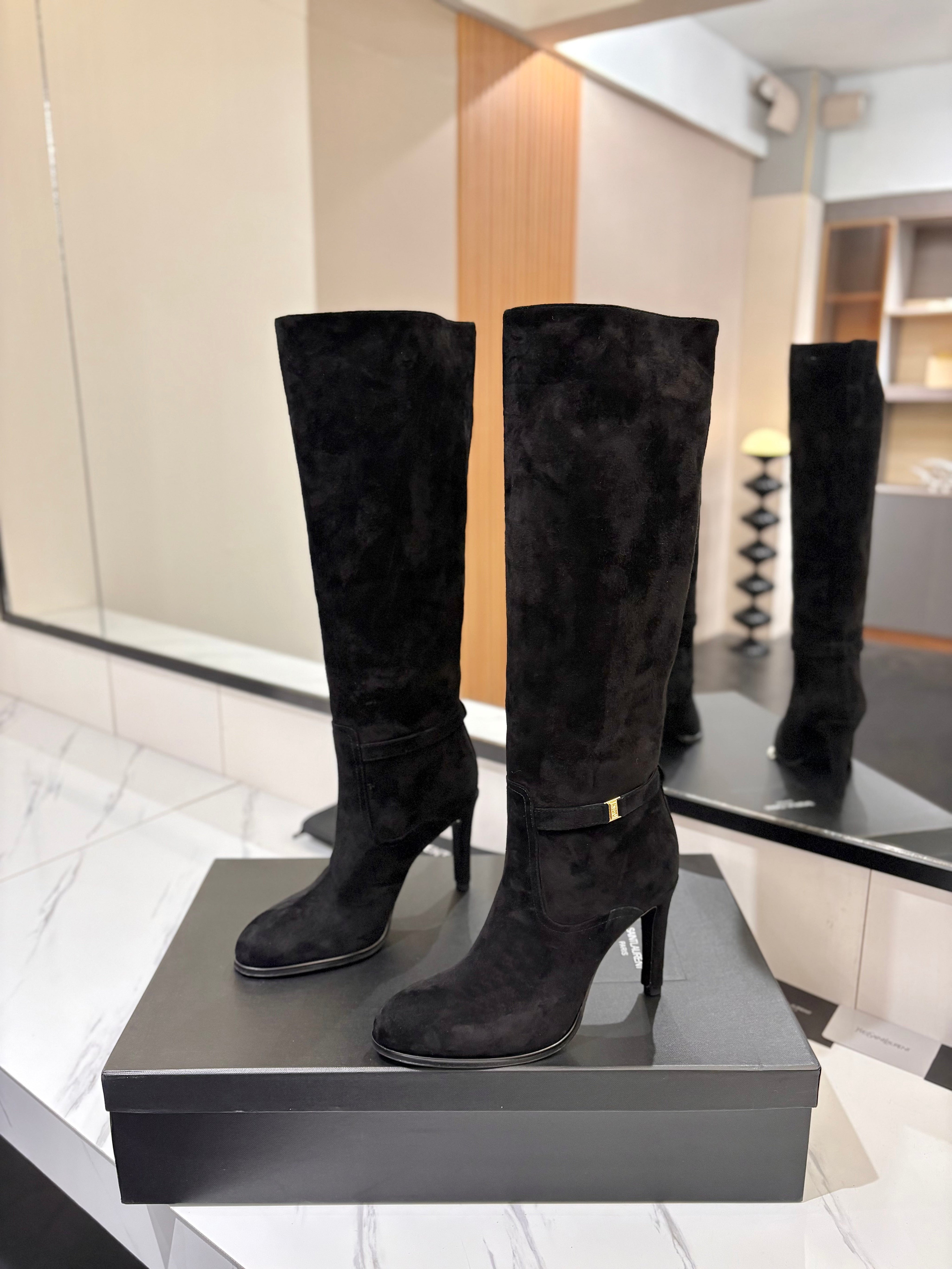 YSL 26S KNEE-HIGH BOOTS 95 MM IN BLACK SUEDE