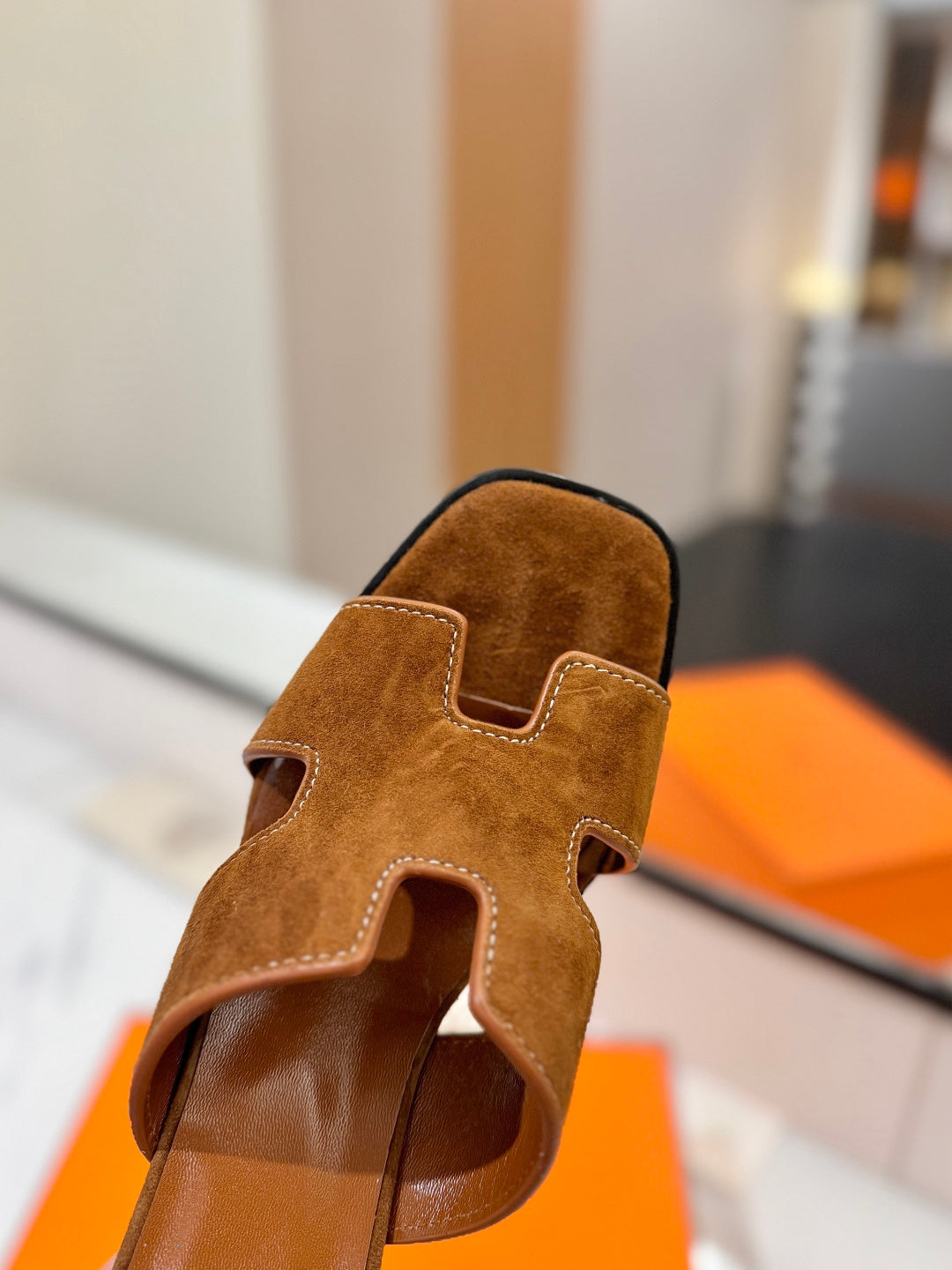 HM 26S HELIA SANDAL 70MM IN CARAMEL BROWN SUEDE