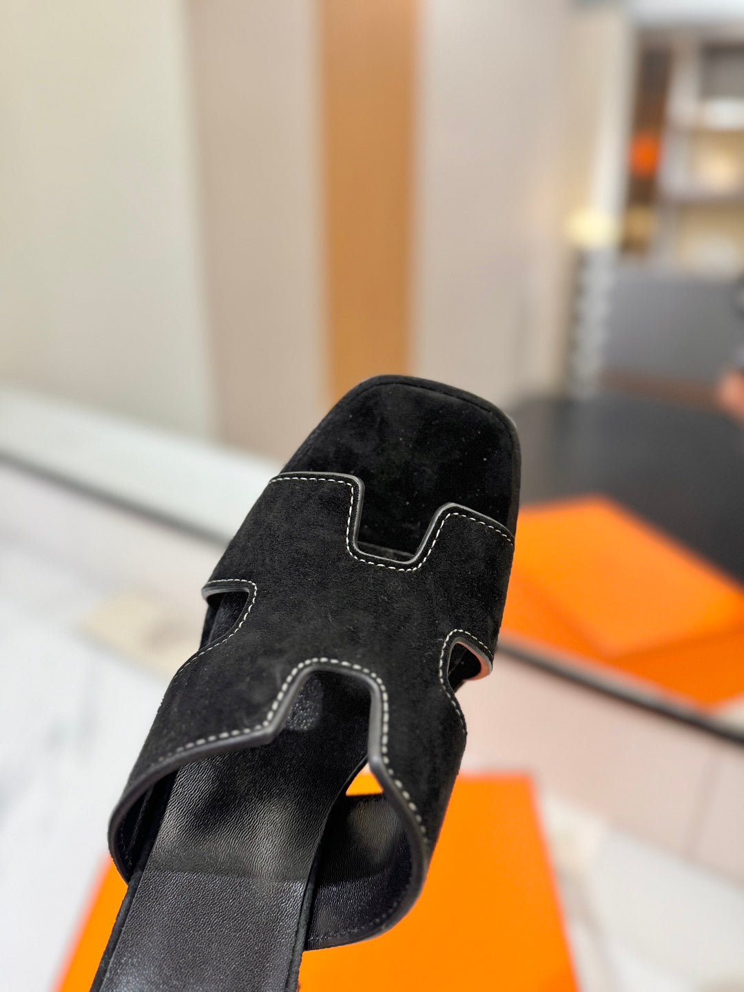 HM 26S HELIA SANDAL 70MM IN BLACK SUEDE