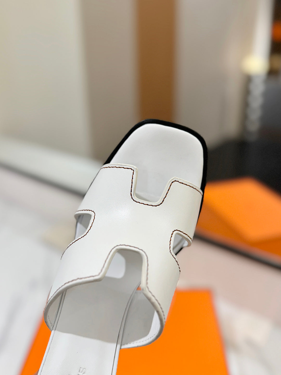 HM 26S HELIA SANDAL 70MM IN WHITE CALFSKIN