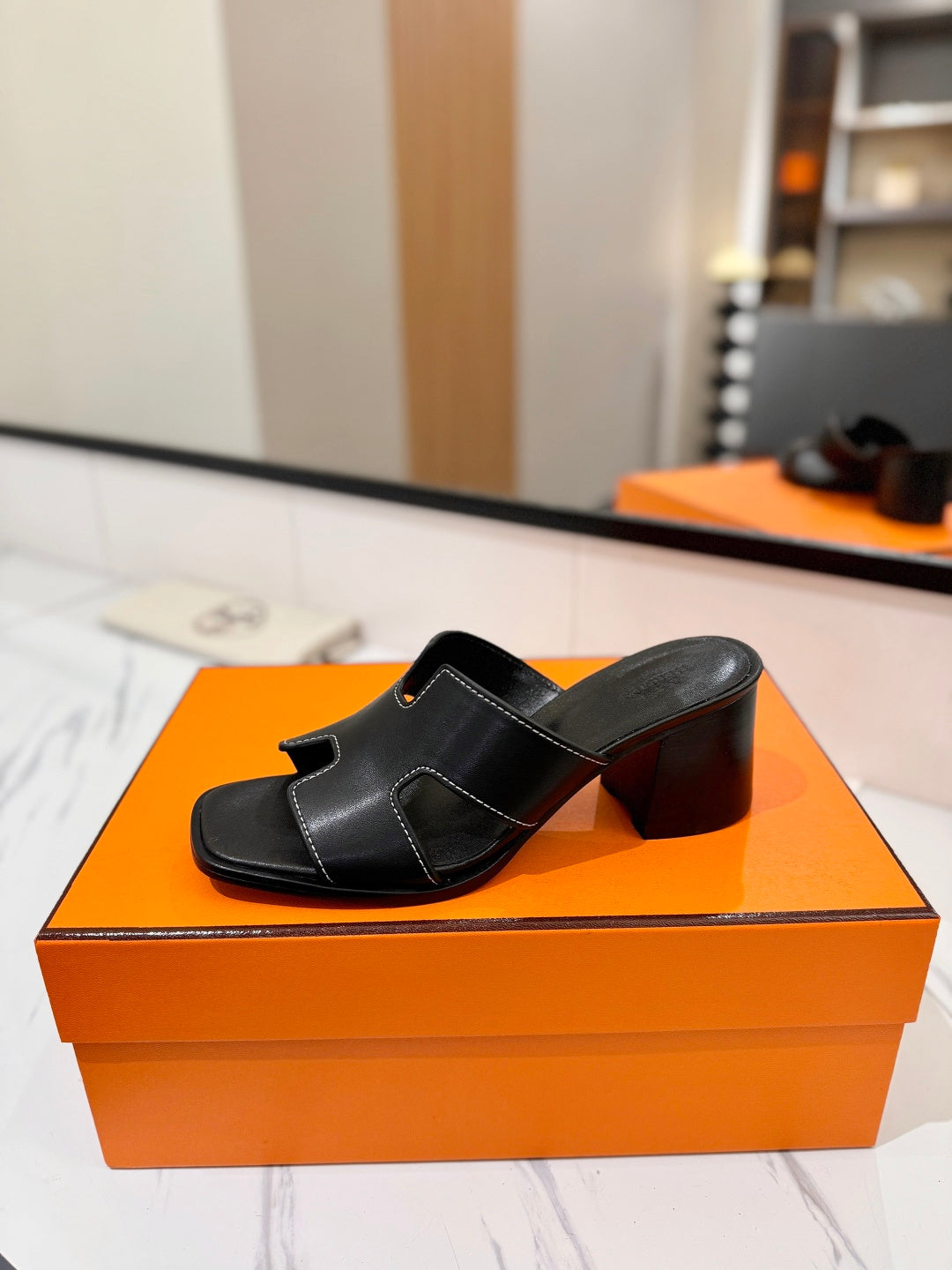 HM 26S HELIA SANDAL 70MM IN BLACK CALFSKIN