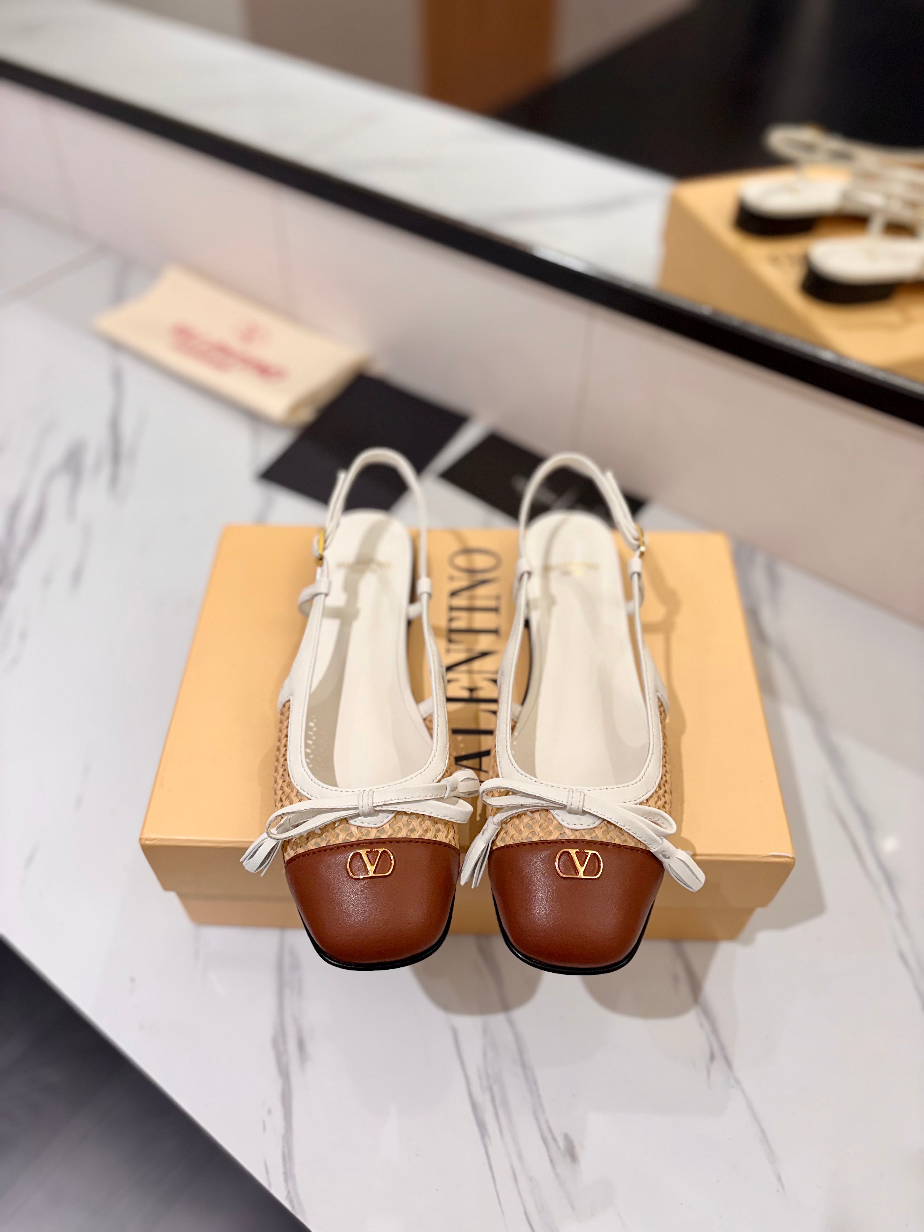 VALENTINO 26S SLINGBACK FLATS IN WHITE AND BROWN CALFSKIN