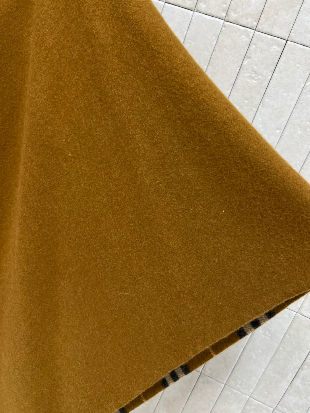 BURBERRY 25S FRINGED WOOL SHAWL 4866