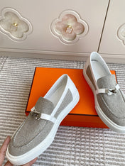 HM 25S SLIP-ON IN LIGHT GREY CANVAS WITH SILVER HARDWARE