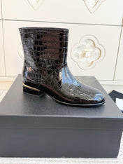 CHANEL 26S SHORT BOOTS IN BLACK PATENT CROCODILE EMBOSSED