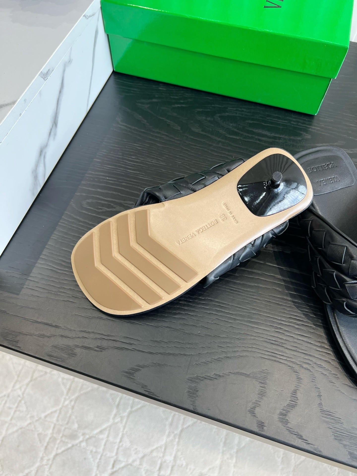 BOTTEGA VENETA 26S HIGH-HEEL THONG SANDALS 50 MM IN BLACK LAMBSKIN