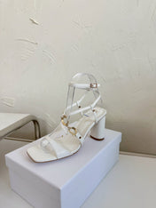 MEDIUM SQUARE HEEL SANDAL IN WHITE LAMBSKIN