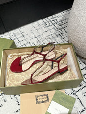 THONG SANDAL IN CRIMSON RED CALFSKIN WITH GOLD HARDWARE