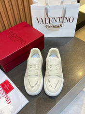 VALENTINO 26S ONESTUD SNEAKERS IN CREAM WHITE CALFSKIN