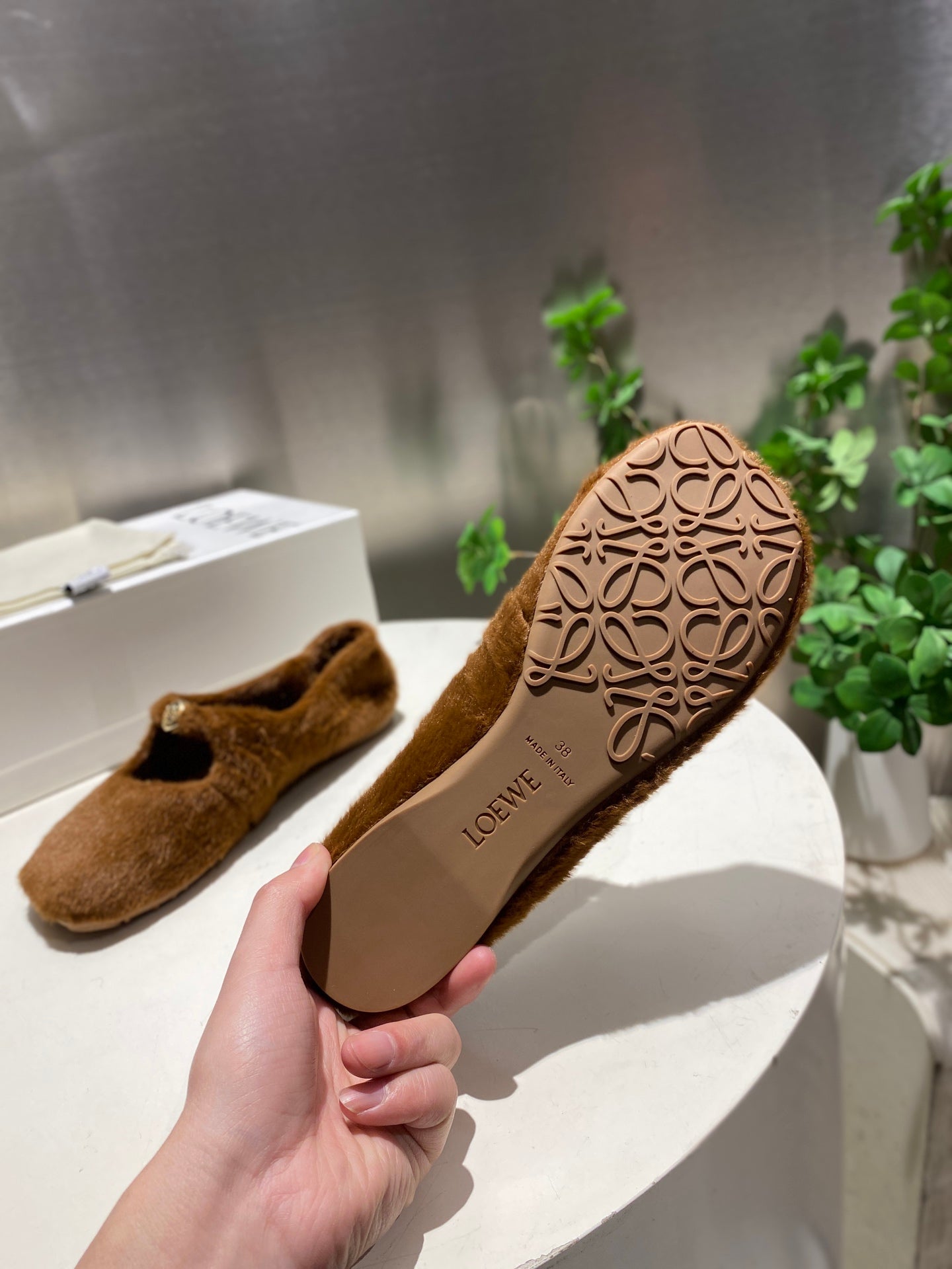 LOEWE 26S BALLET FLATS IN BROWN CARAMEL SHEARLING
