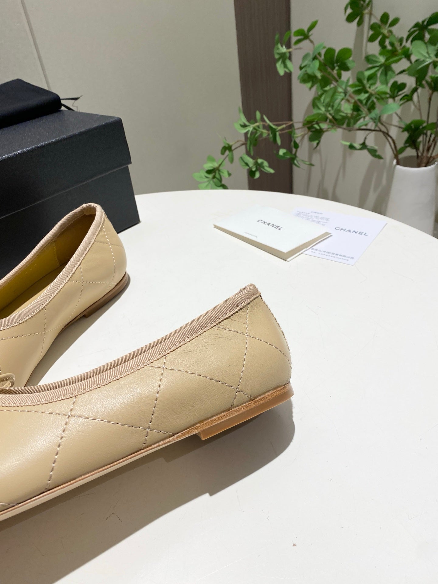 CHANEL 26S FLATS IN BEIGE LAMBSKIN WITH BOW
