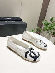 CHANEL 26S FLATS IN WHITE LAMBSKIN WITH BOW