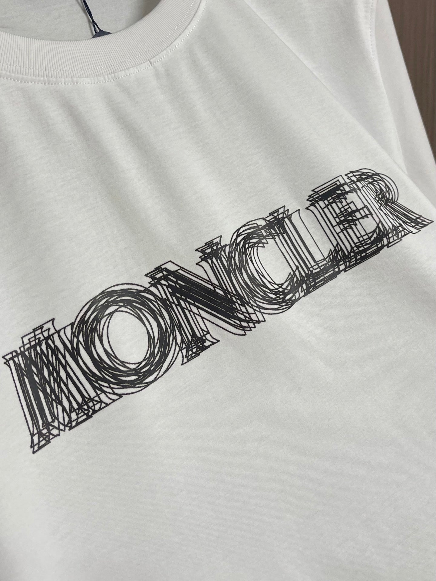 MONCLER 26S SHORT-SLEEVE T-SHIRT 697