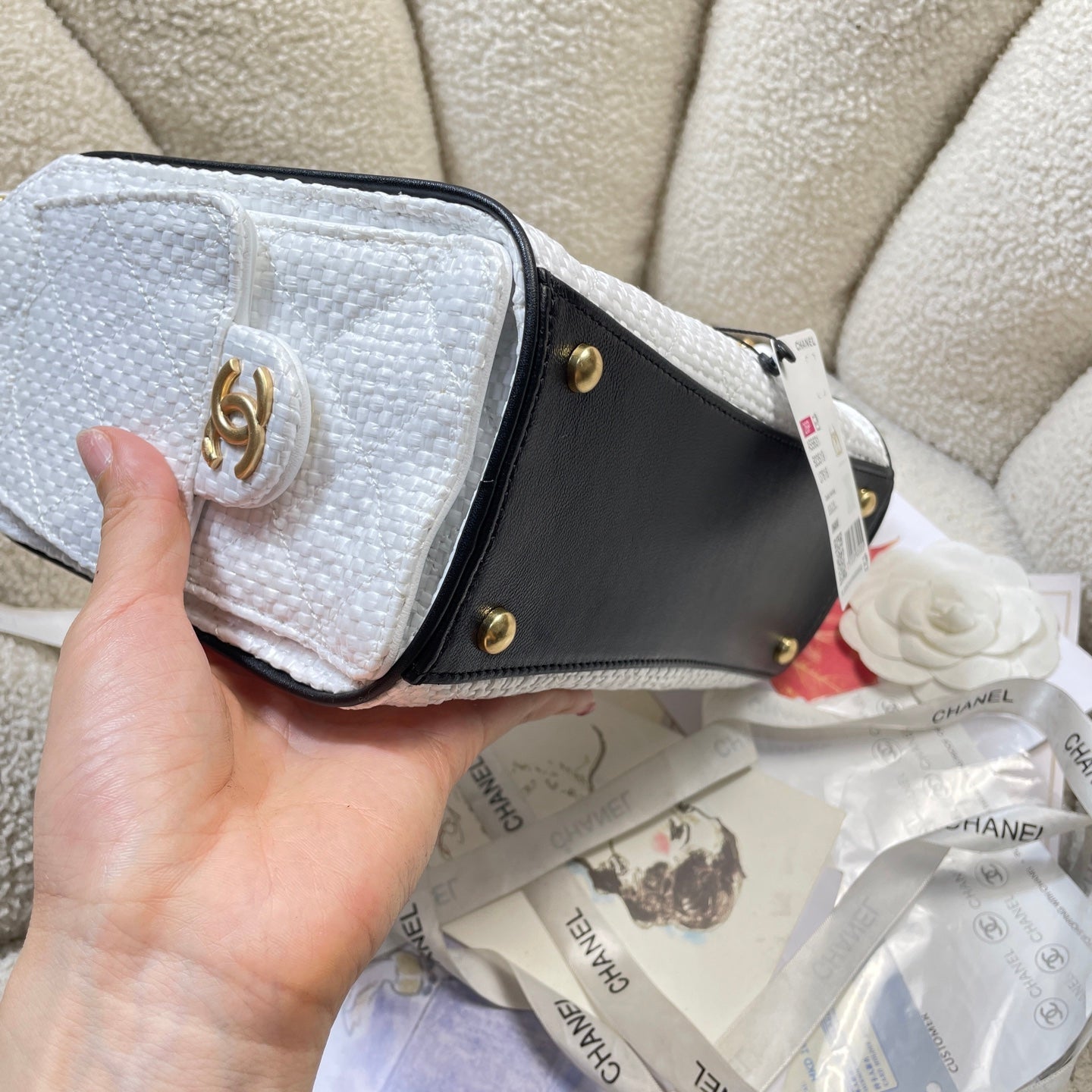 CHANEL 26S HOBO BAG 22 IN OFF-WHITE WOVEN SYNTHETIC FIBER