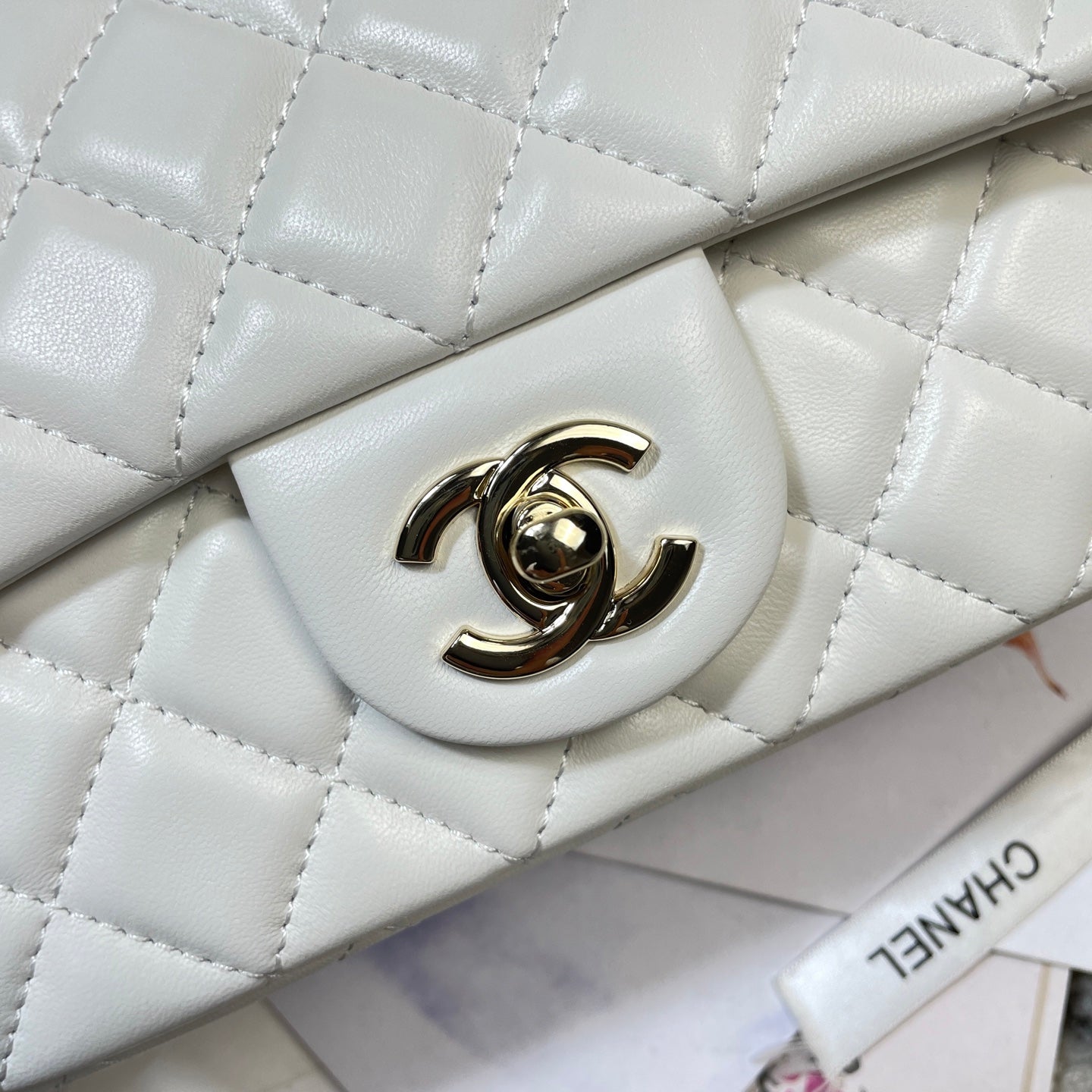 CHANEL 26S FLAP BAG 20 IN WHITE LAMBSKIN
