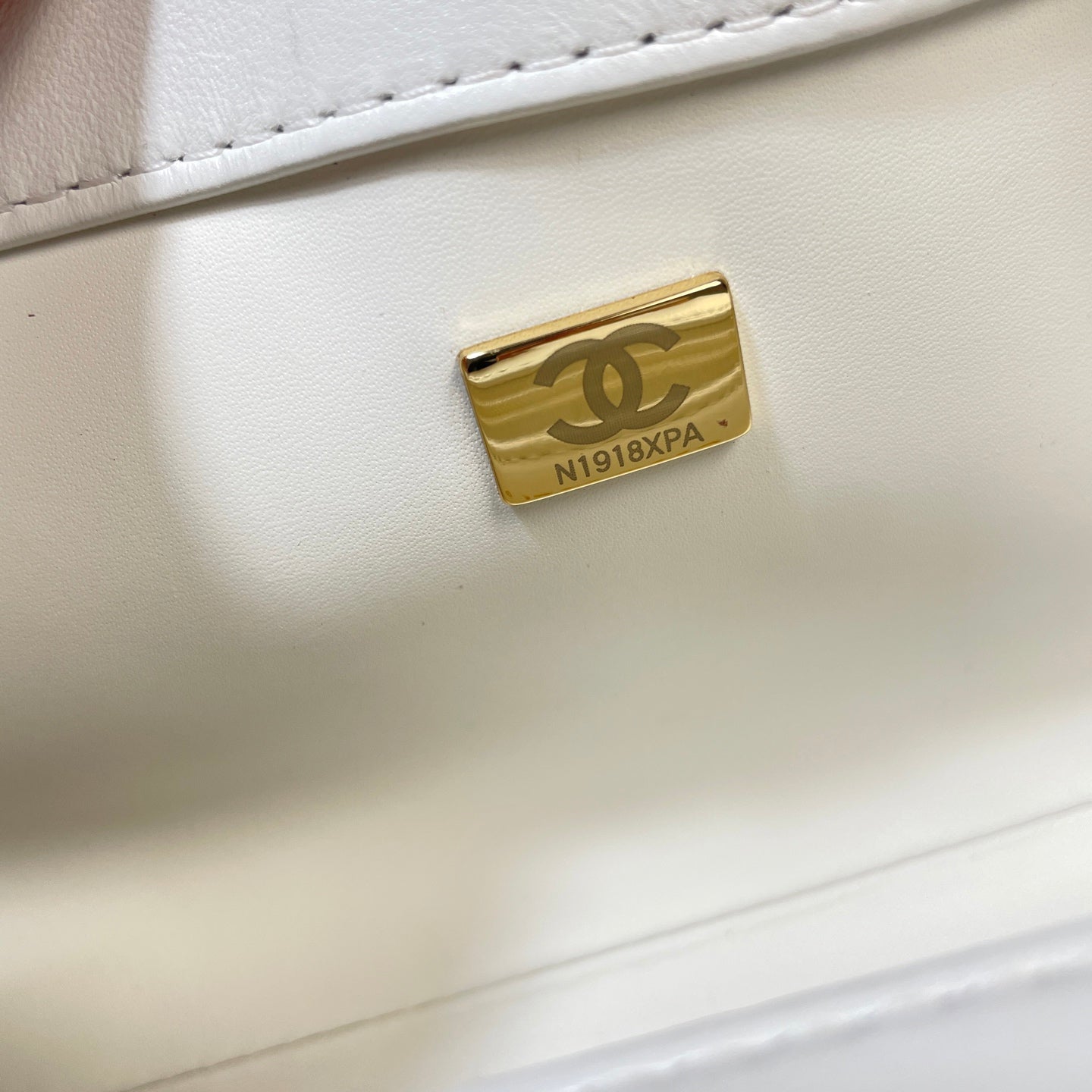 CHANEL 26S COCO HANDLE BAG 32 IN WHITE LAMBSKIN GOLD HARDWARE
