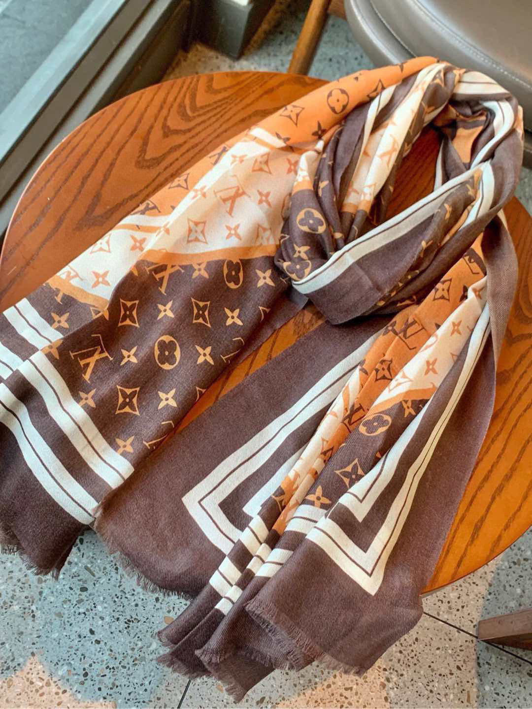 LV SCARF 200 CM IN CASHMERE 732077